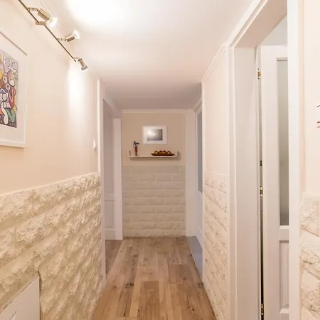 Downtown Synagogue Apartment